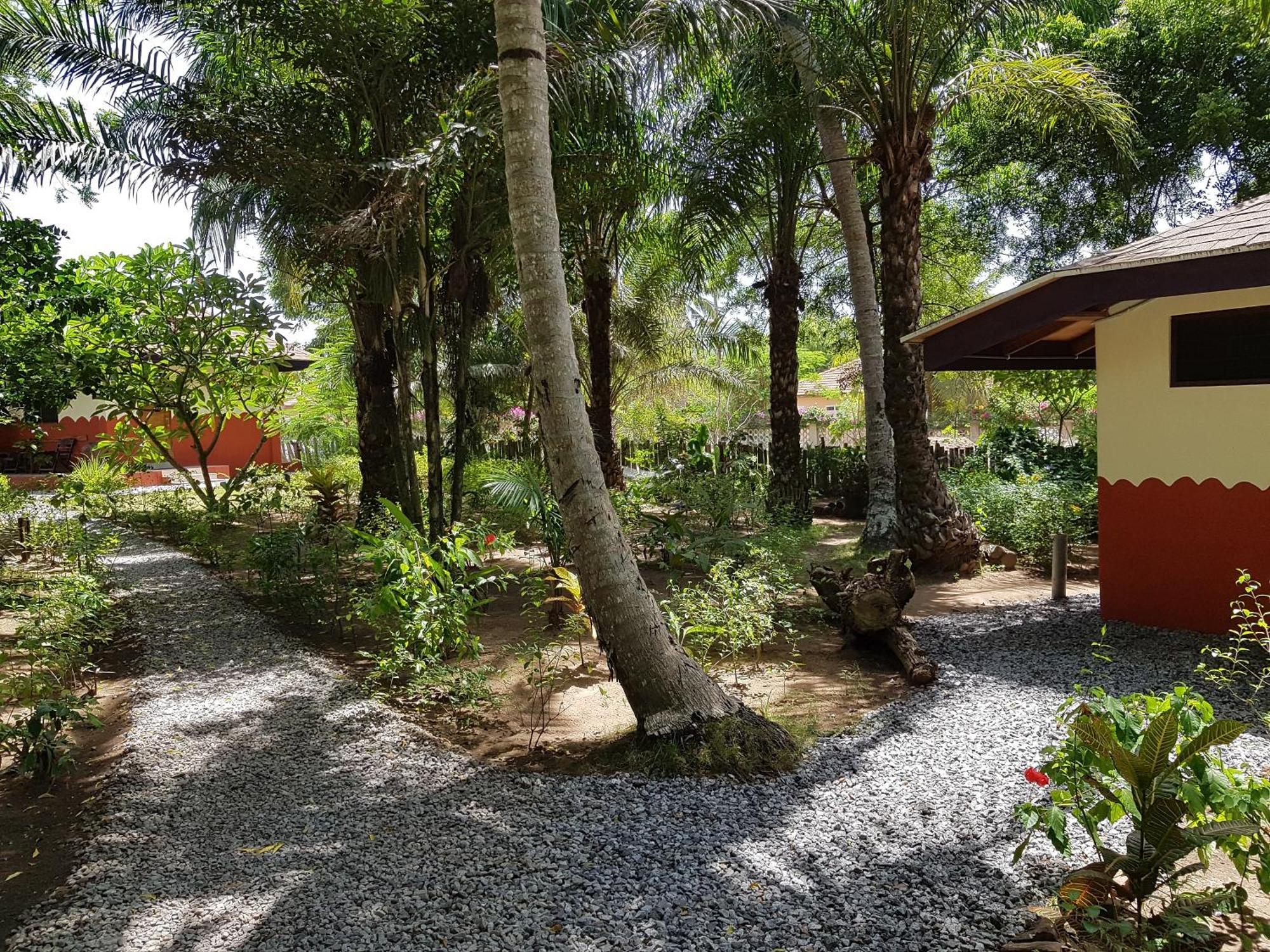 Ko-Sa Beach Resort Ltd Ampeni 外观 照片